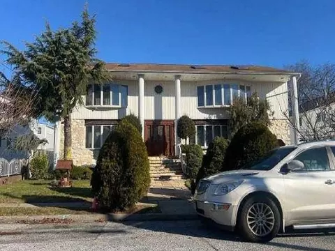 1596 Johnson Ave, Elmont, NY 11003