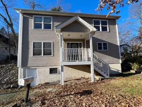 27 Woody Trl, Greenwood Lake, NY 10925
