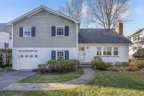 31 Valley Rd, Scarsdale, NY 10583