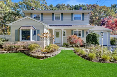 23 Charm City Dr, Port Jefferson Station, NY 11776