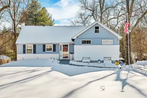 35 Kent Lake Ave, Kent, NY 10512
