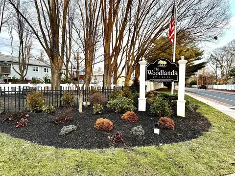11 Mallard Ln #2A, Islip, NY 11751