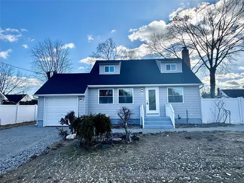 440 Irving St, Central Islip, NY 11722