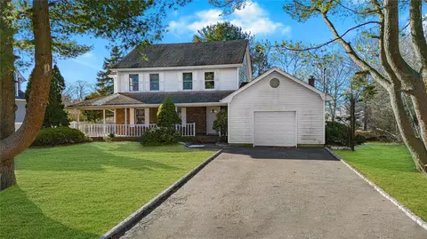 10 Bokel Ave, Ronkonkoma, NY 11779