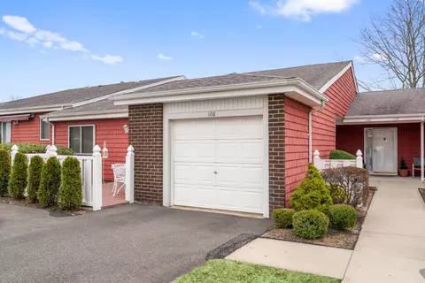 108 Drew Dr S #108, Saint James, NY 11780