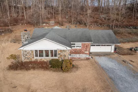 602 E Branch Rd, Patterson, NY 12563
