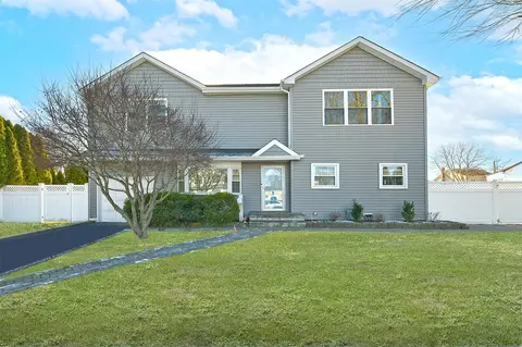 64 Walter Ct, Commack, NY 11725