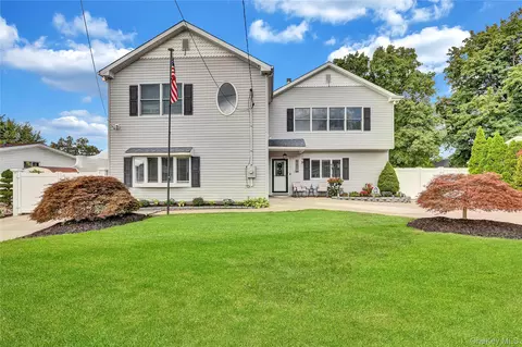 420 Dare Rd, Selden, NY 11784