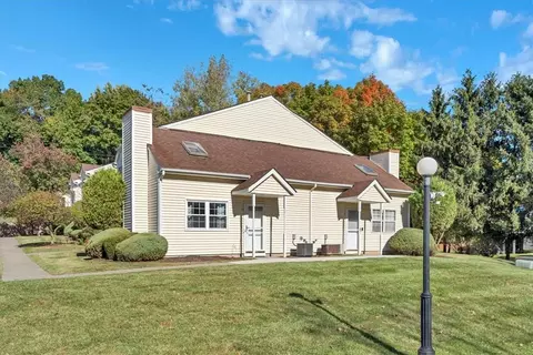 85 Brick Pond Rd, Middletown, NY 10940