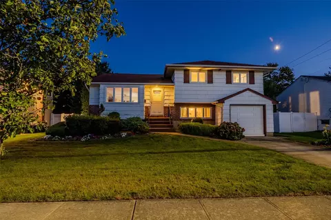 2518 Walters Ct, Bellmore, NY 11710