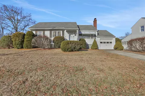 76 E Willow St, Beacon, NY 12508