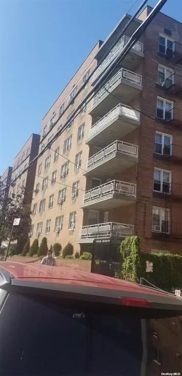 34-20 Parson Blvd #2-T, Flushing, NY 11354