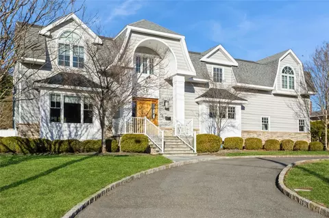 54 Barrett Rd, Lawrence, NY 11559