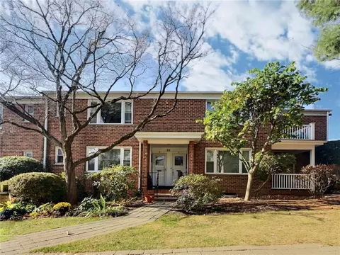55 Carpenter Ave #C, Mount Kisco, NY 10549