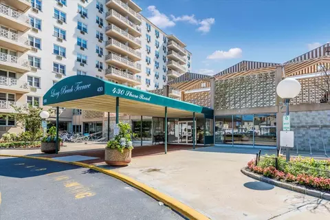 430 Shore Rd #6D, Long Beach, NY 11561