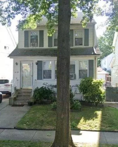 86-29 233 St, New York, NY 11427