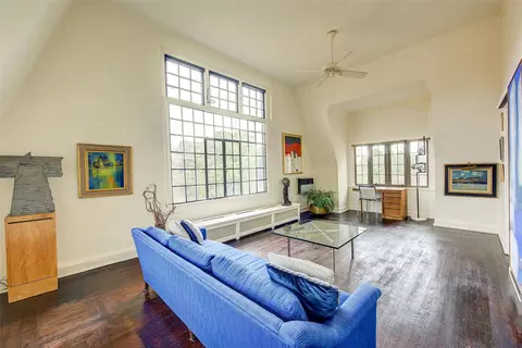 4 Dartmouth St #69, New York, NY 11375