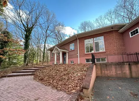 202 Daly Rd, East Northport, NY 11731