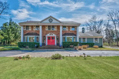 37 Linden Ln, Glen Head, NY 11545