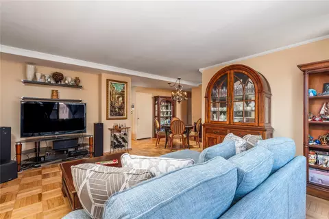 21-66 33rd Rd #9A, New York, NY 11106