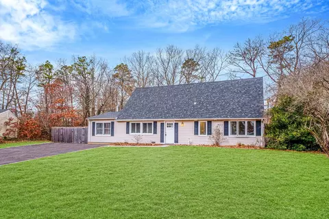 142 Shenandoah Blvd, Nesconset, NY 11767