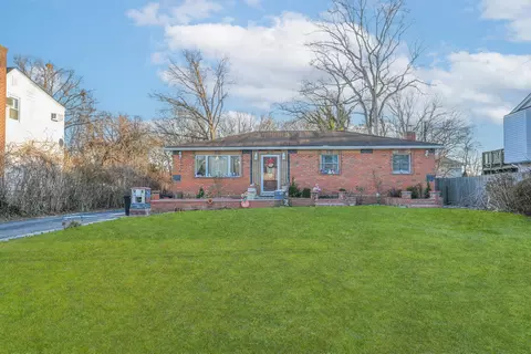 94 Erlanger Blvd, North Babylon, NY 11703