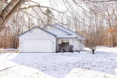15 Westchester Ct, Middle Island, NY 11953