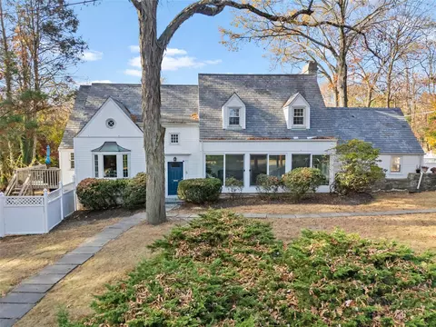 5 Baraud Rd S, Scarsdale, NY 10583