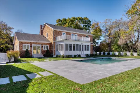 1275 Ruch Ln, Southold, NY 11971