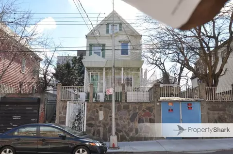 1036 Summit Ave, New York, NY 10452
