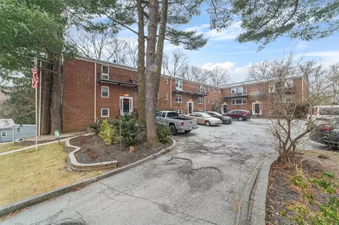 28 Barker St #A2, Mount Kisco, NY 10549