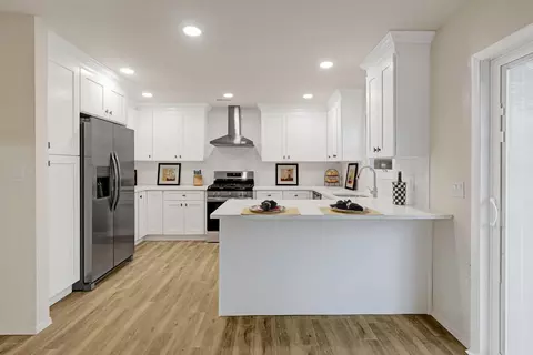 137 Powerhouse Rd #1E, North Hempstead, NY 11577