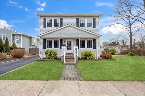 44 Richard Ave, Islip Terrace, NY 11752