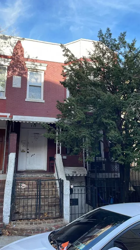 717 E 181st St, New York, NY 10457 photo 1