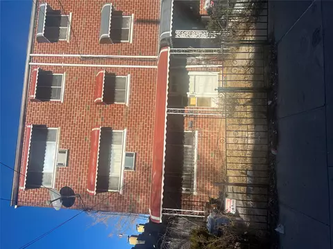 709 E 213th St, New York, NY 10467