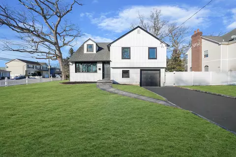 2115 2nd Ave, Merrick, NY 11566