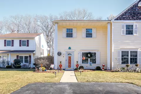 6 Partridge Trl #6, Coram, NY 11727