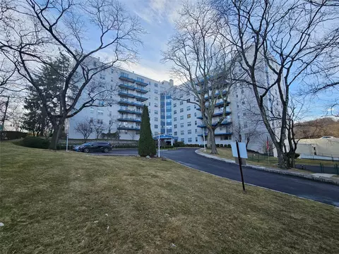 499 N Broadway #7E, White Plains, NY 10603