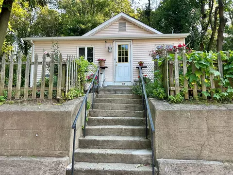615 N Division St, Peekskill, NY 10566