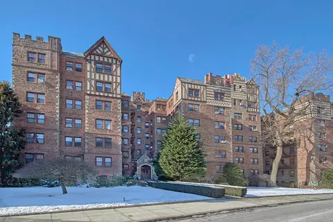 209 Garth Rd #4F, Scarsdale, NY 10583