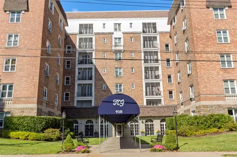 910 Stuart Ave #6K, Mamaroneck, NY 10543