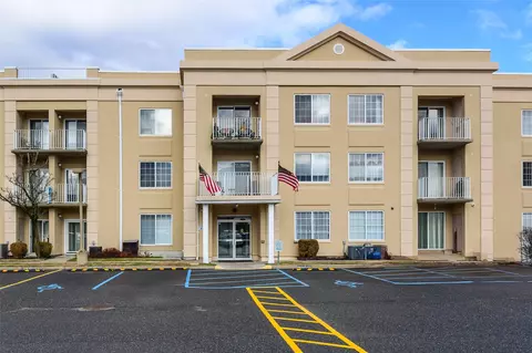 54 School St #107, North Hempstead, NY 11590
