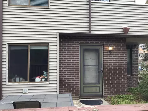 910 Skyline Dr, Coram, NY 11727