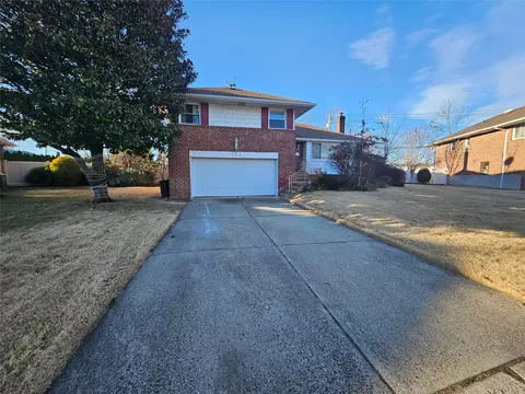 507 Benine Rd, North Hempstead, NY 11590