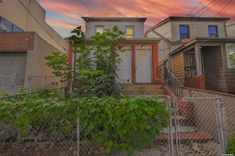 91-28 182nd Pl, New York, NY 11423