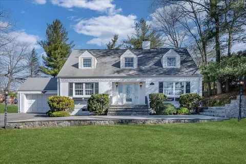 1 Mead Pond Ln, Rye, NY 10580
