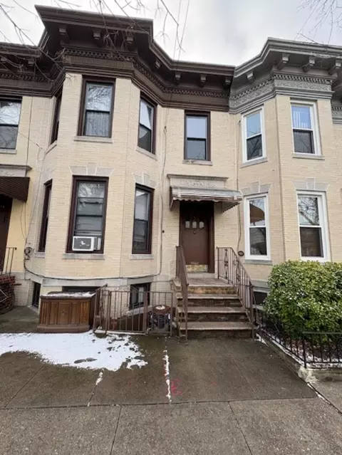 93-18 103rd Ave, New York, NY 11417
