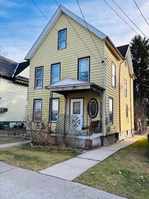 21 Dean Pl, Poughkeepsie, NY 12601