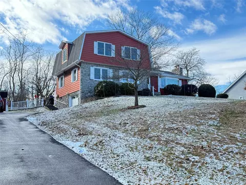 89 Hackensack Heights Rd, Wappinger, NY 12590