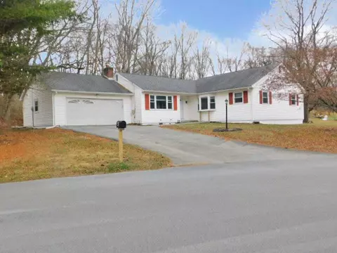 43 Quarry Dr, Wappinger, NY 12590